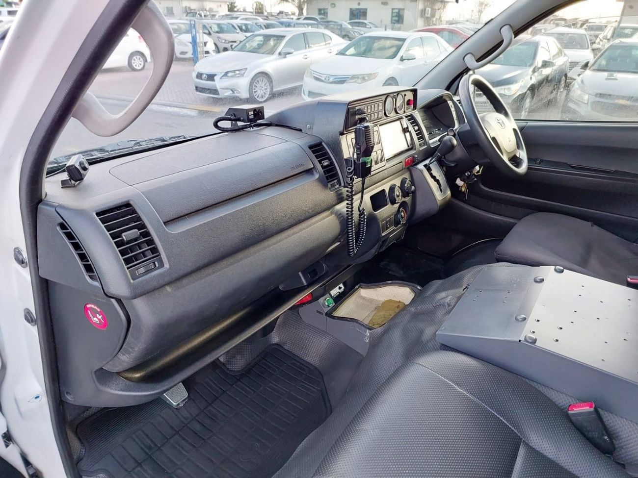 Toyota Hiace TOYOTA HIACE VAN RIGHT HAND DRIVE(PM14734)