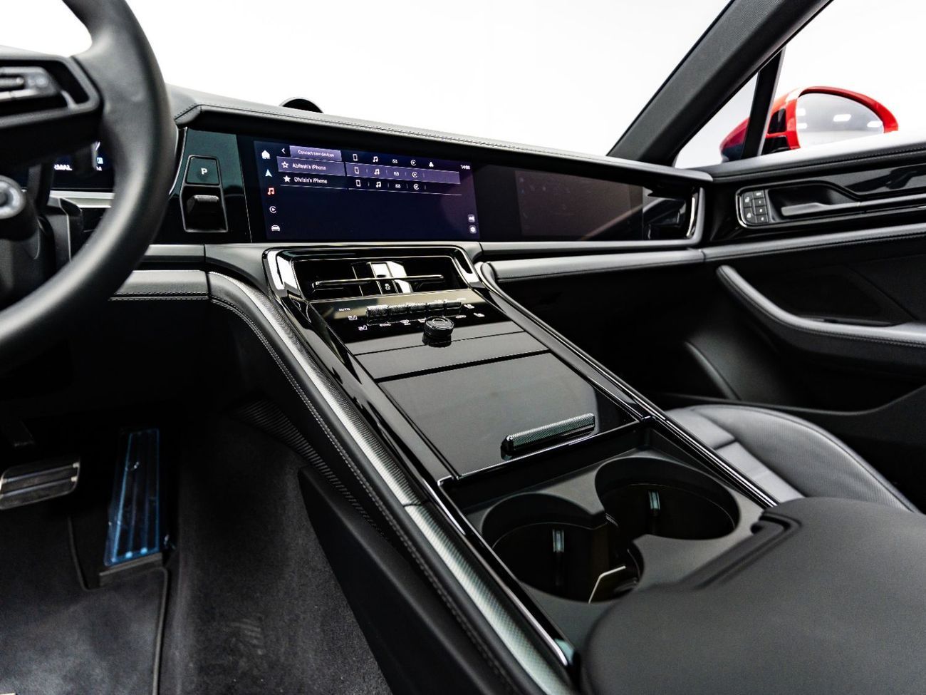 بورش باناميرا Base