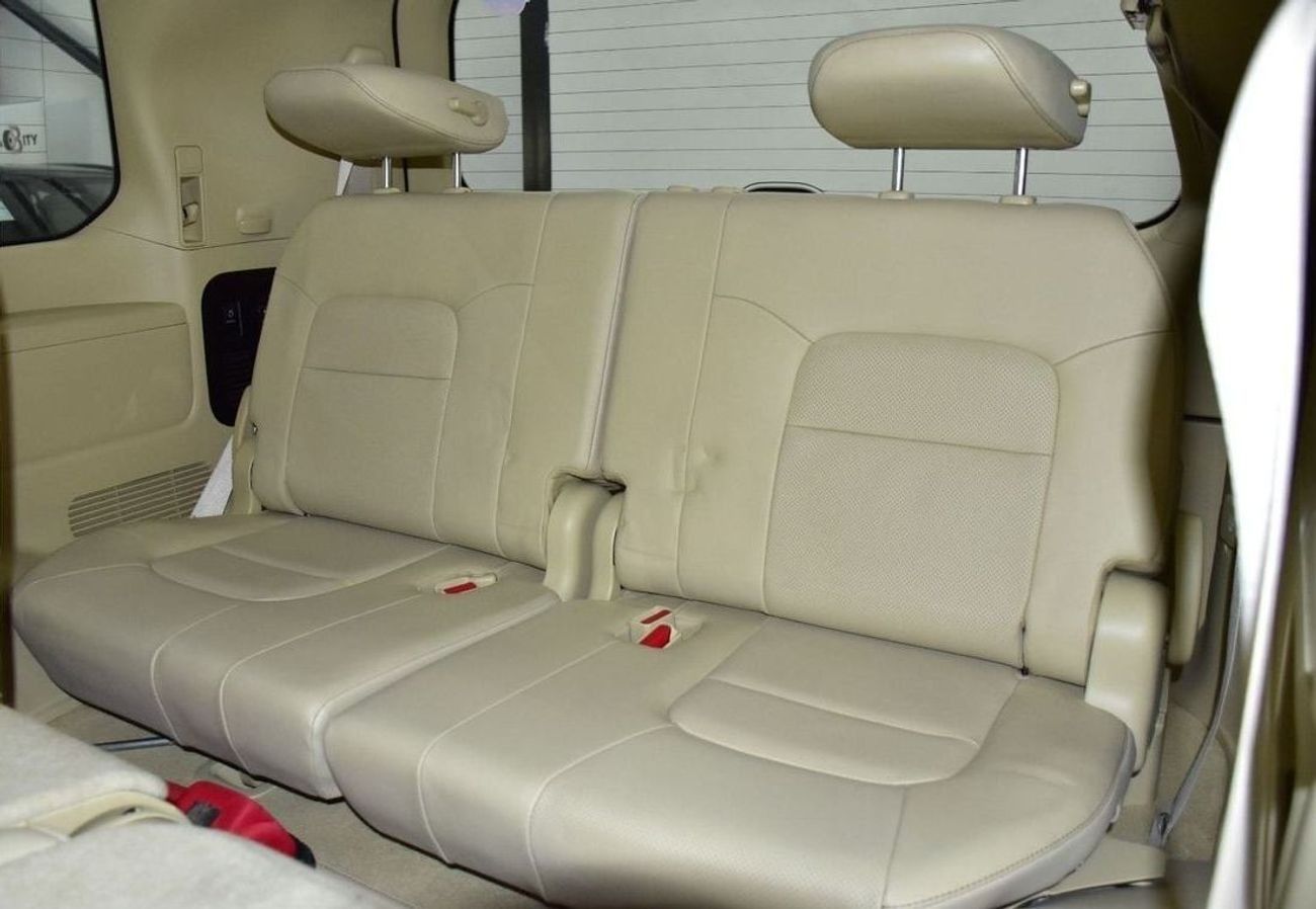 تويوتا لاند كروزر EXCELLENT DEAL for our Toyota Land Cruiser GXR ( 2016 Model ) in Silver Color GCC Specs