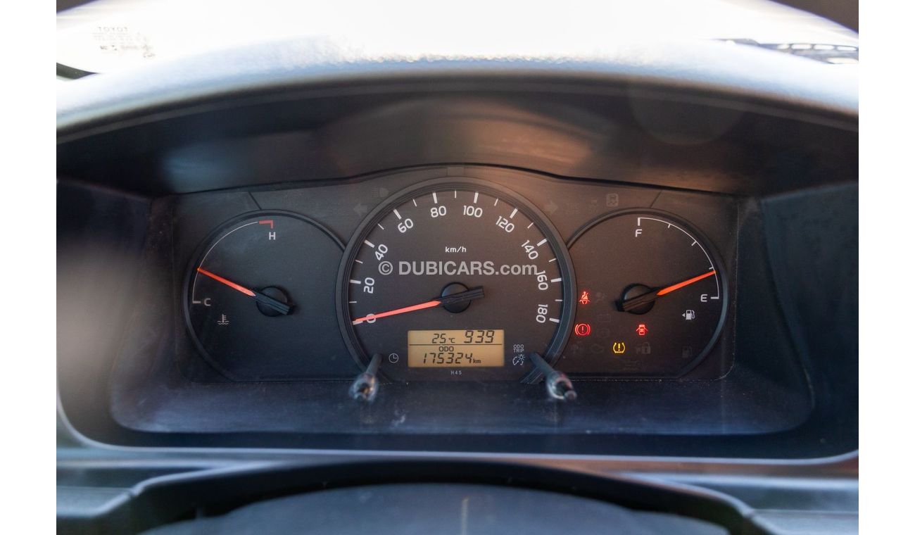 Toyota Hiace GL - Standard Roof 2017 Delivery Van 2.7L MT Petrol - GCC - Ready to Drive - Book Now