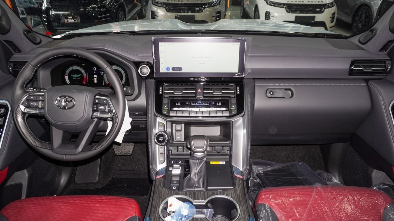 Toyota Land Cruiser VXR 3.5 L Twin Turbo V6