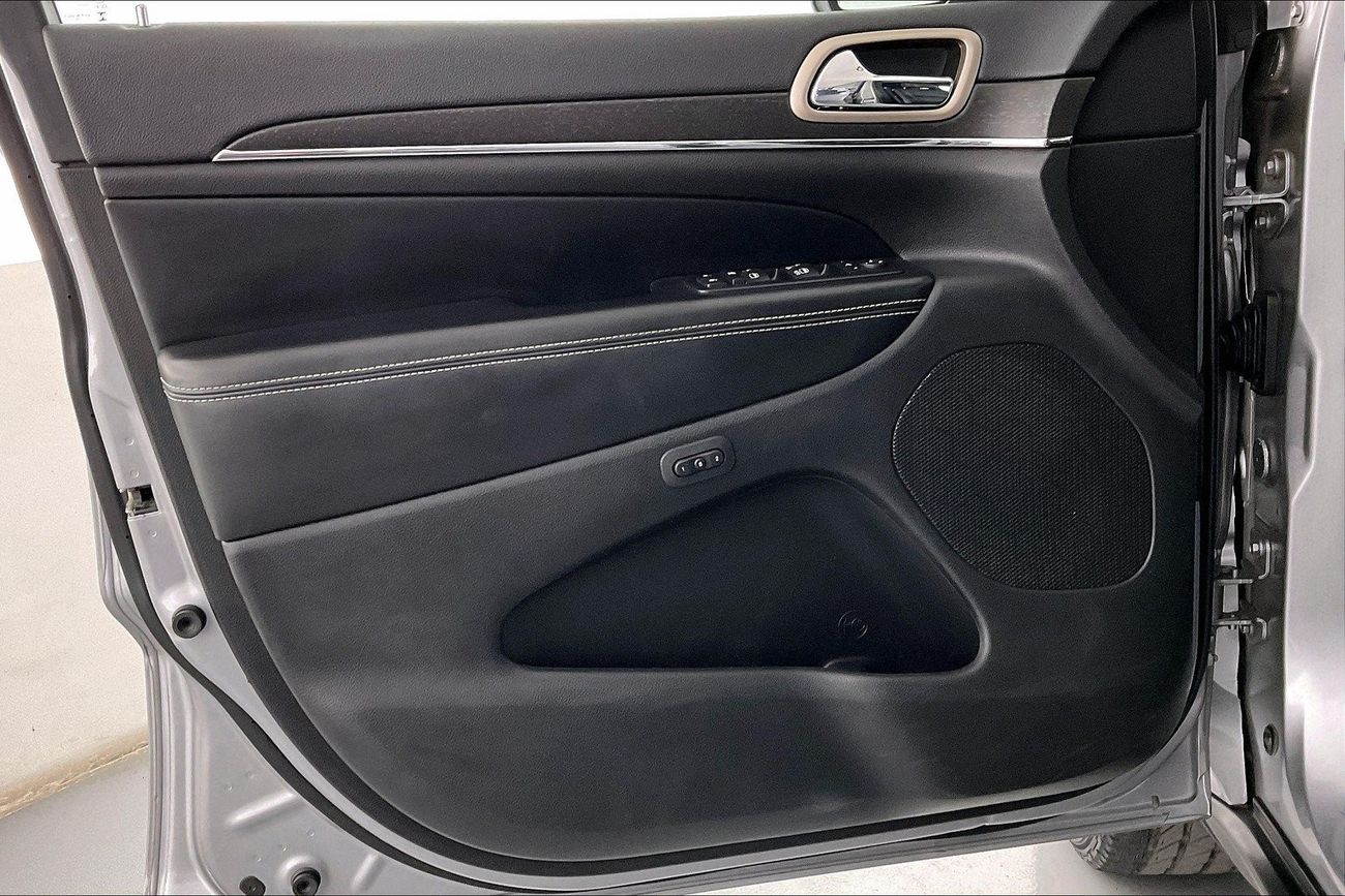 جيب جراند شيروكي Limited | سنة ضمان مجانية | 0 دفعة أولى | سياسة الإعادة بعد 7 أيام