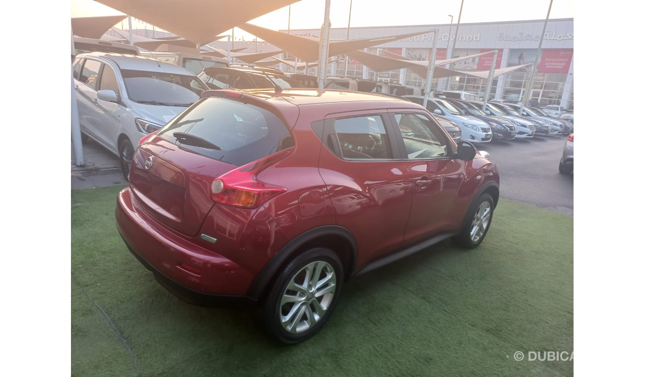 Nissan Juke GCC 2012 model, cruise control, steering wheel, sensors, in excellent condition