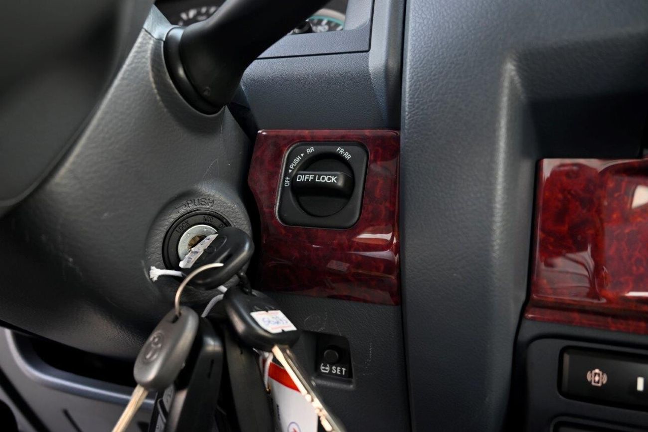 Toyota Land Cruiser Pick Up V8 4.5L TURBO DIESEL 4WD