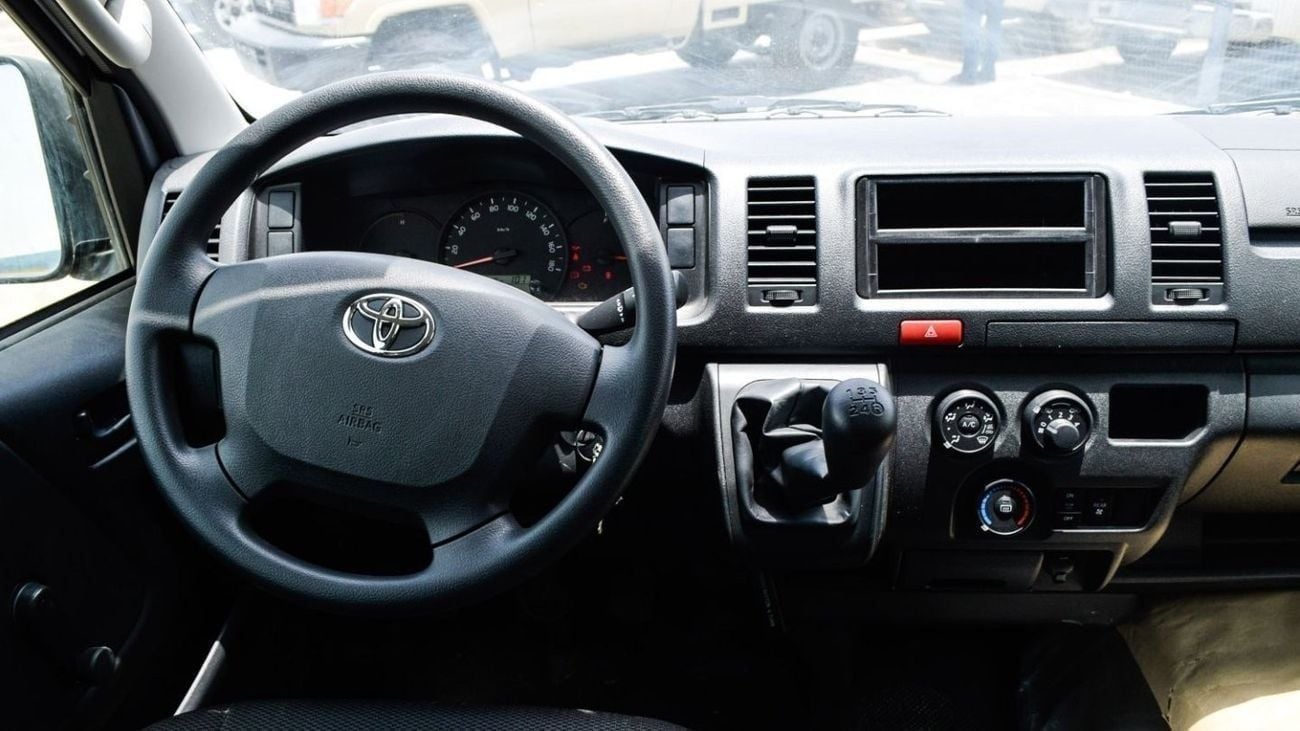 تويوتا هاياس Old Shape - ECTP2M002 - 2025 Toyota Hiace Passenger Van Old Shape - 2.5L Diesel Manual