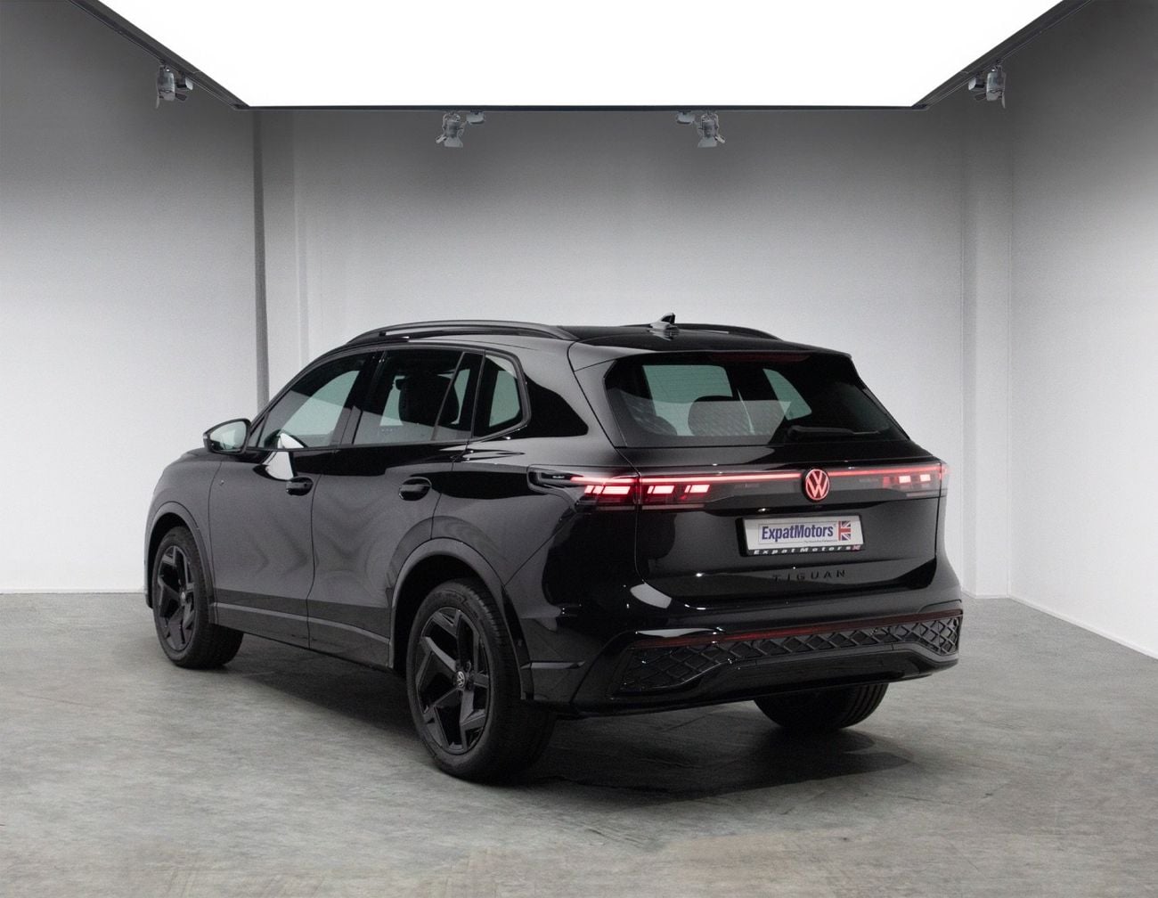 فولكس واجن تيجوان R-LINE Black Edition