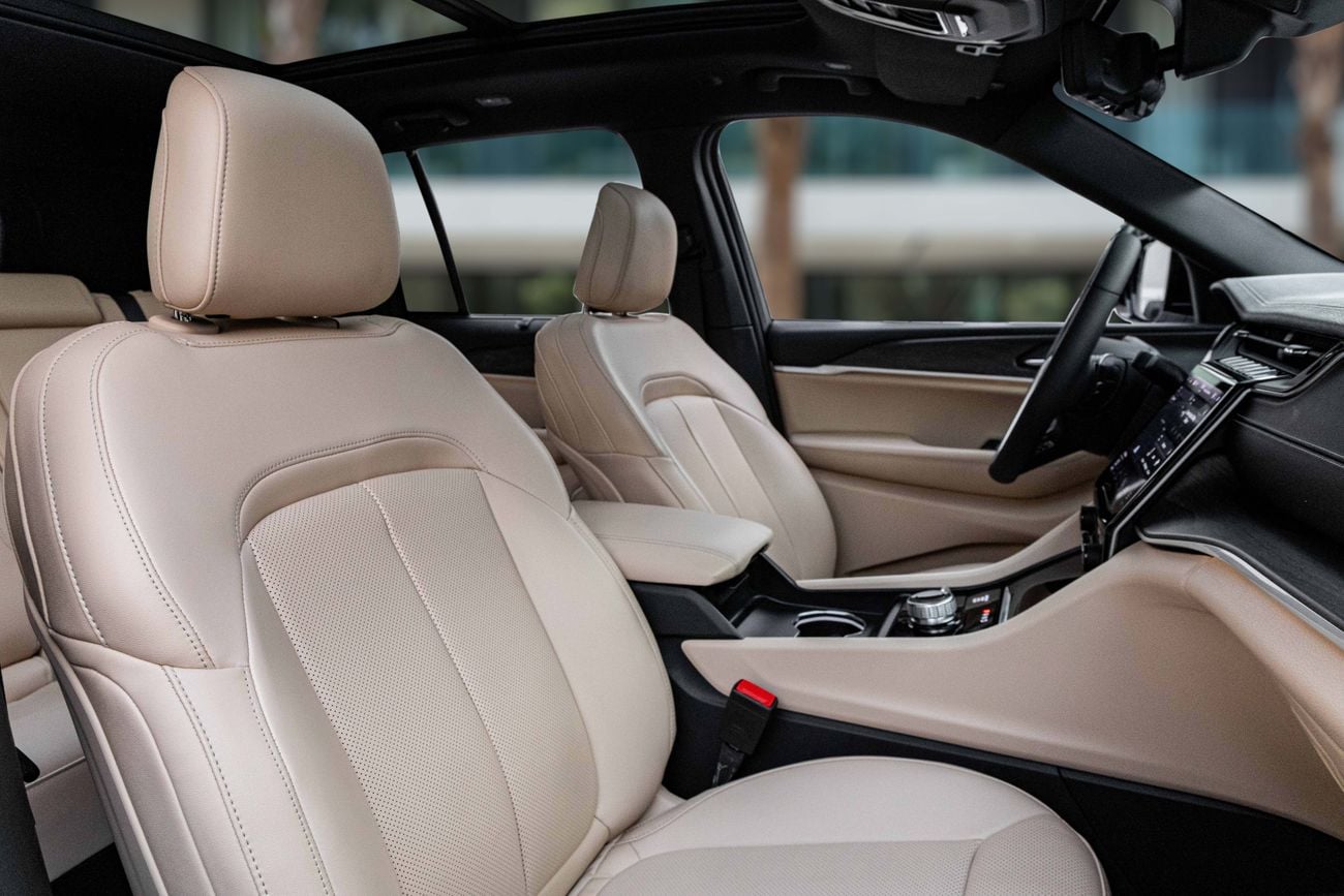 جيب جراند شيروكي Grand Cherokee Limited Black Package | 3,428 P.M | 0% Downpayment | Jeep Warranty! | Ramadan Offer!