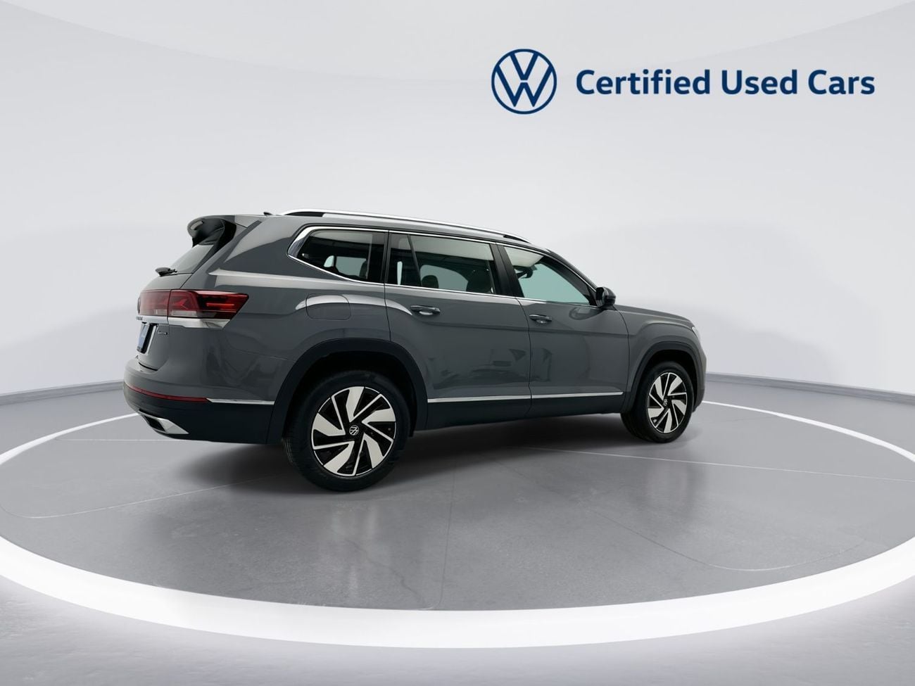 Volkswagen Teramont COMFORTLINE (Facelift 2) | 34,100 AED SAVINGS from New Car | New 12" Screen & LED Light Bar