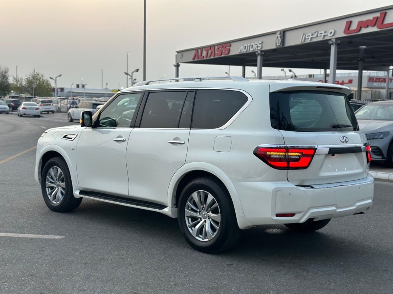 إنفينيتي QX80 Infinite QX80