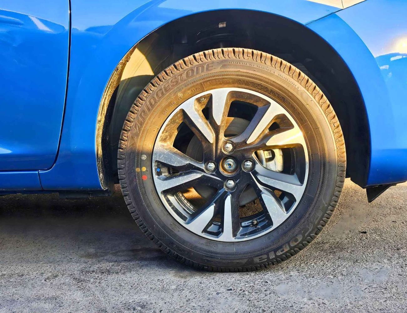 سوزوكي سويفت GLX / 1.2L PETROL V3 A/T/ PUSH START / REAR PARKING SENSOR / REAR CAMERA (CODE # SGLX) *RAMADAN OFFE