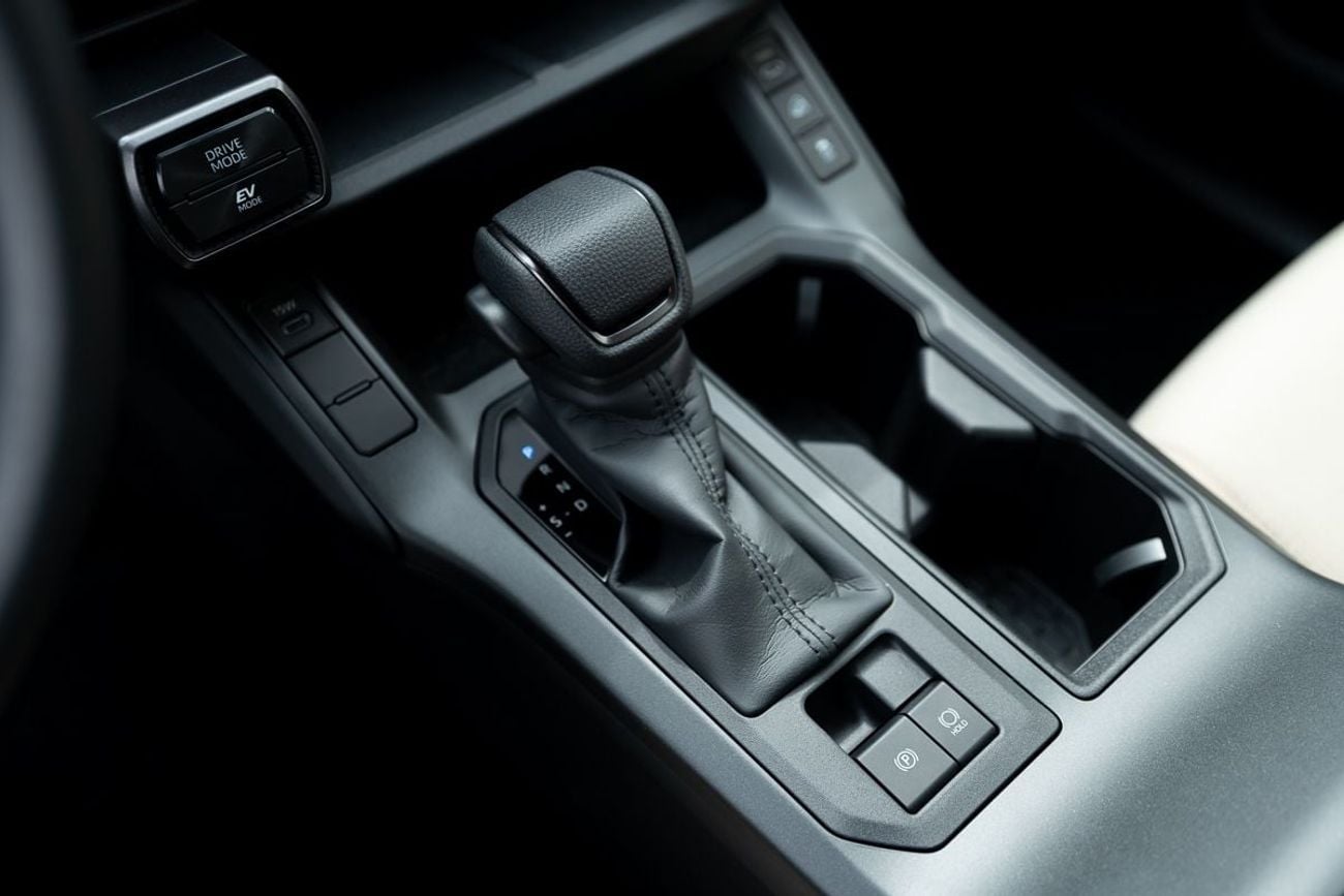 Toyota RAV4 LE 4X2HEV 2.5L Automatic