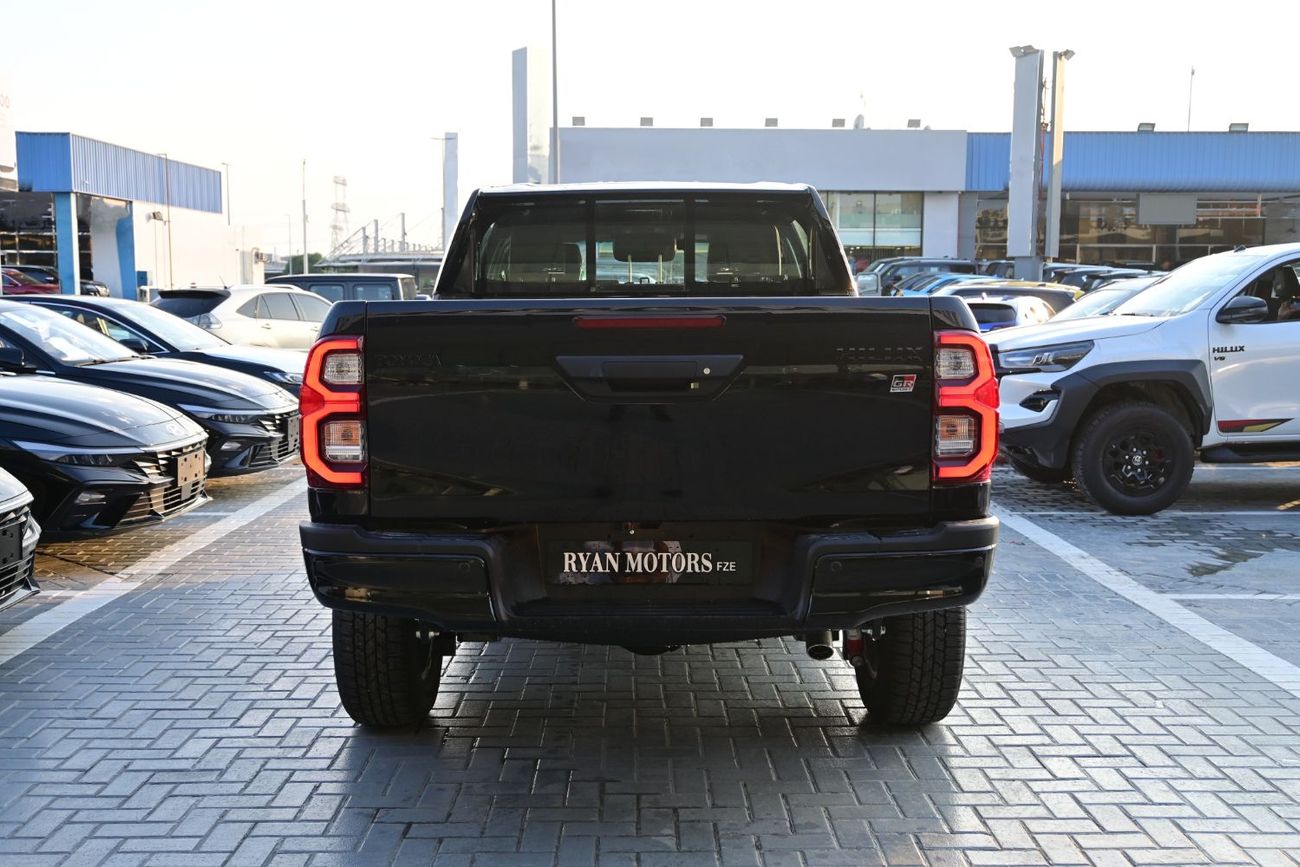 تويوتا هيلوكس Toyota Hilux GR Sport 4.0L V6, Petrol, 4WD, Pickup Color Black Model 2025