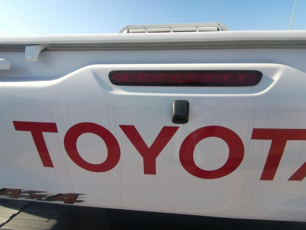 تويوتا هيلوكس Toyota Hilux SR5 2.4L 4*4 Diesel 2025