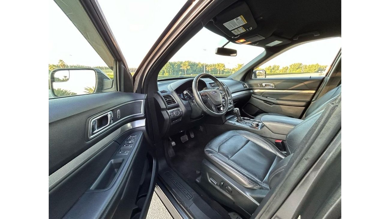 Ford Explorer XLT Ford Explorer 2018 US // VIP seats // good condition