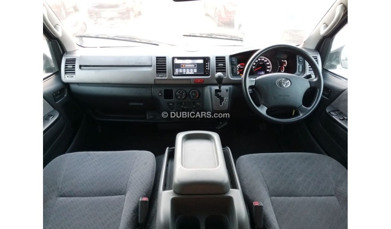 Toyota Hiace TOYOTA HIACE VAN RIGHT HAND DRIVE (PM 893)