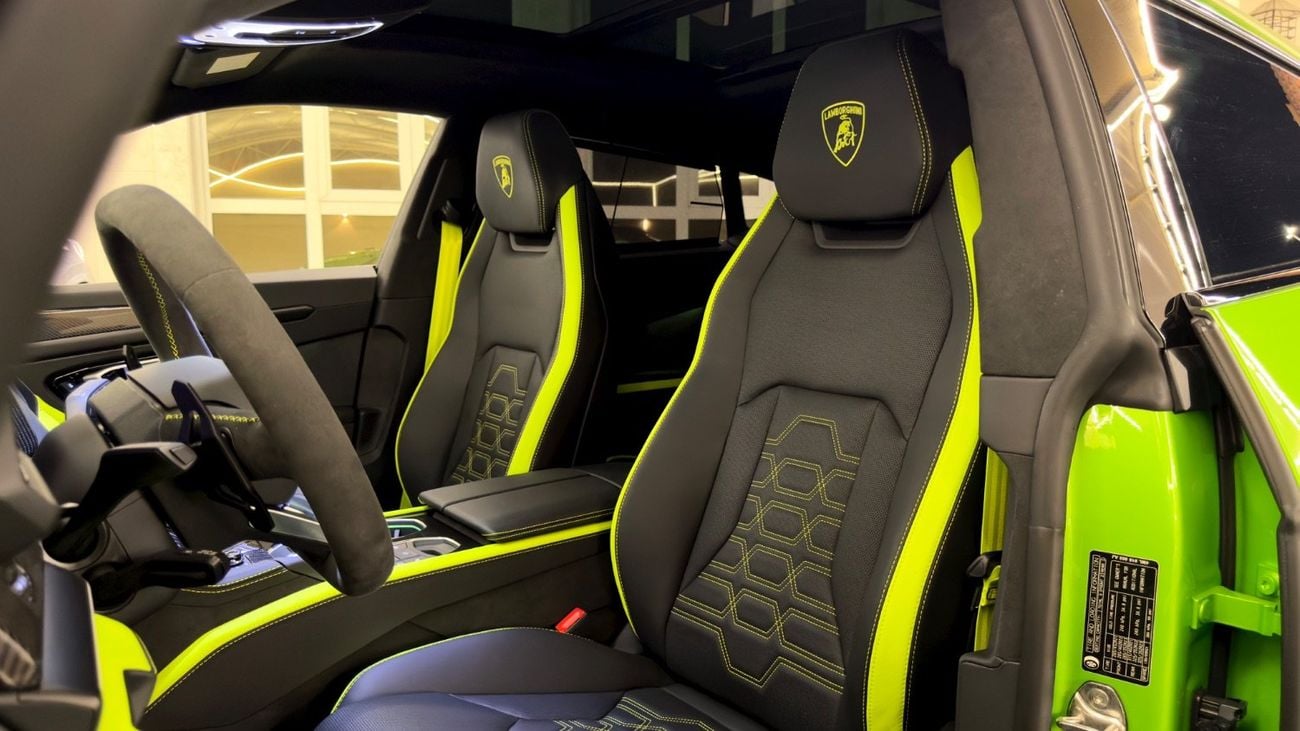 Lamborghini Urus MYCAR DUBAI-LAMBORGINI SE 2026- NEW 0 KM-CARBON-TV-3D BANG&OLUFSEN-HIGHWAY PAC-WARRANTY- FULL OPTION