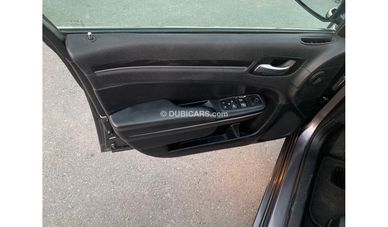 Chrysler 300C Chrysler C300 _2016_Excellent_Condithion _Full opshin