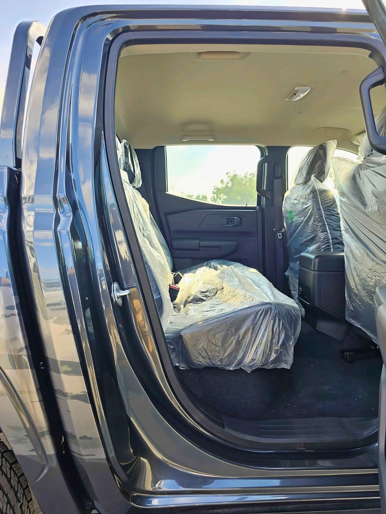 Mitsubishi L200 GLX 2.4L Petrol / M/T / SIDE STICKER / 4WD / CODE # 68099