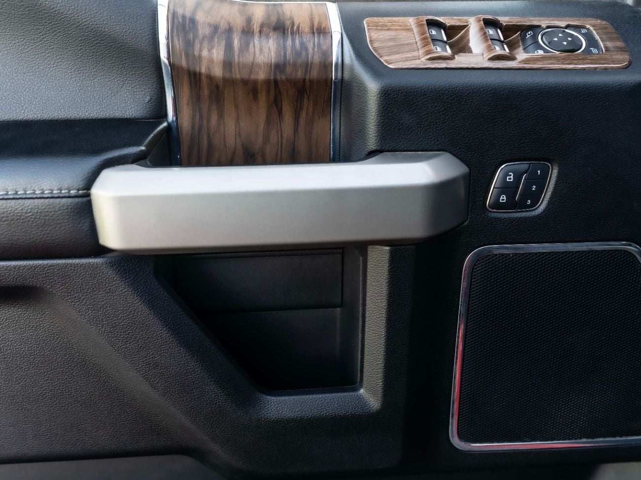 Ford F-150 LARIAT