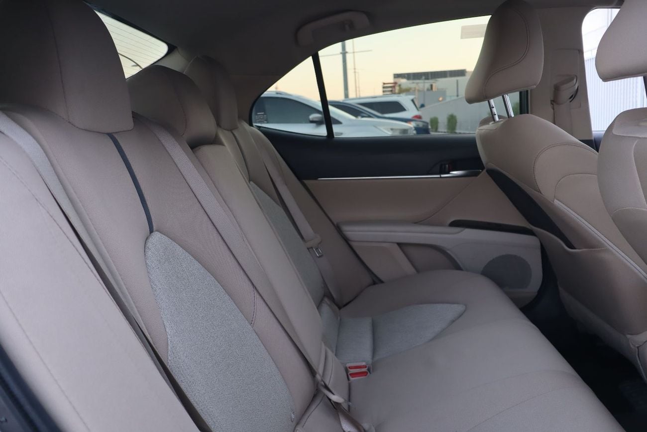 Toyota Camry GLE HEV
