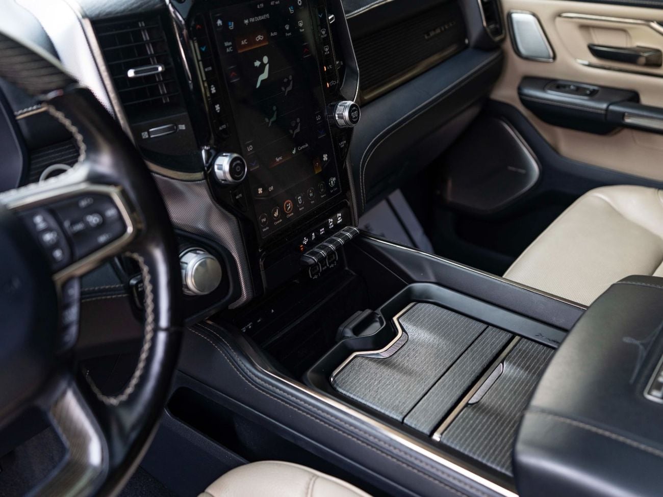 رام 1500 Limited 5.7L (6 Seater)