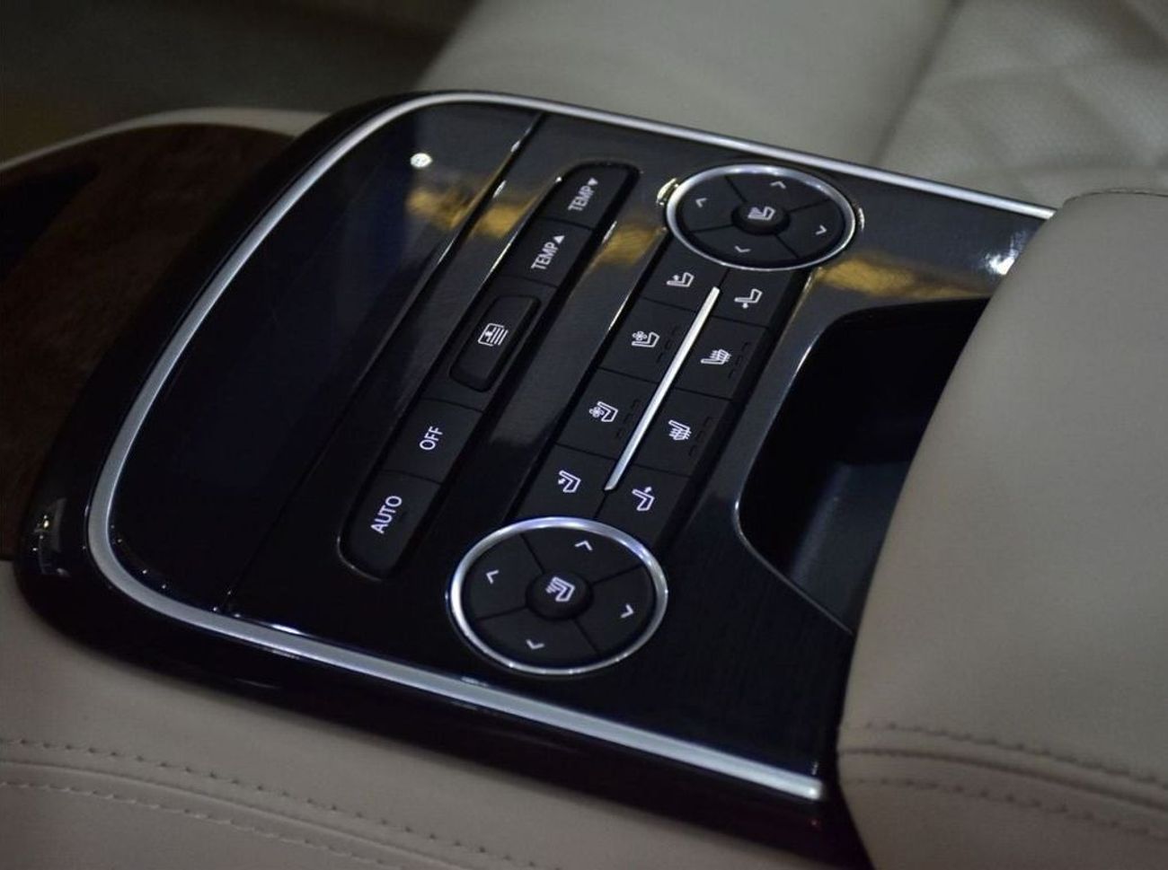 جي إي سي GA 8 EXCELLENT DEAL for our GAC GA8 320T ( 2019 Model ) in Black Color GCC Specs