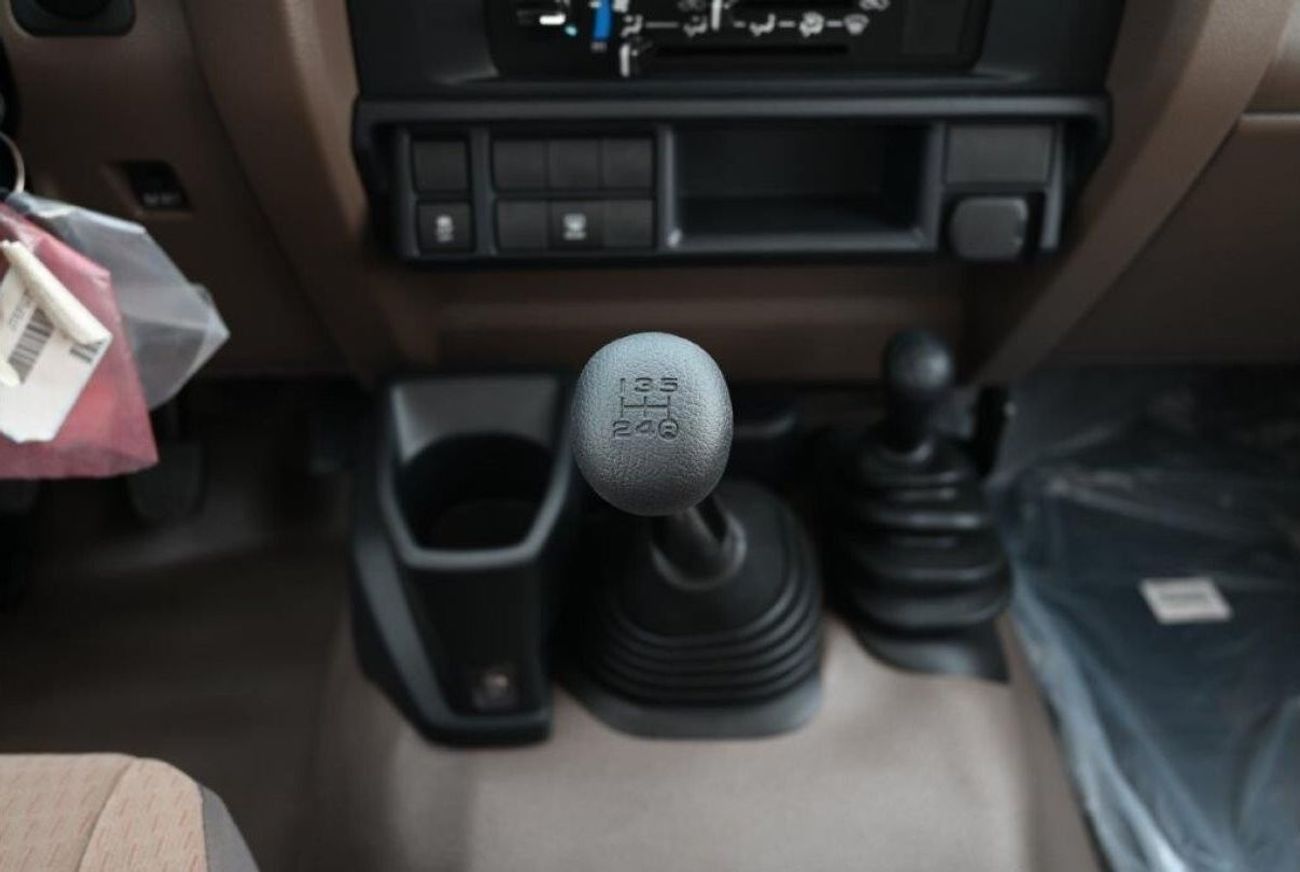 Toyota Land Cruiser 70 71 Short Wheel Base V6 4.0L Petrol 4WD 7 Seater MT