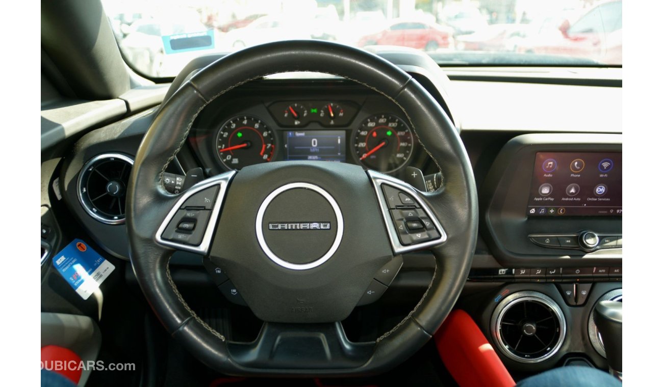 Chevrolet Camaro The cylinders (4 cylinders) have a capacity of 2.0 liters with a turbocharger to generate 275 horsep