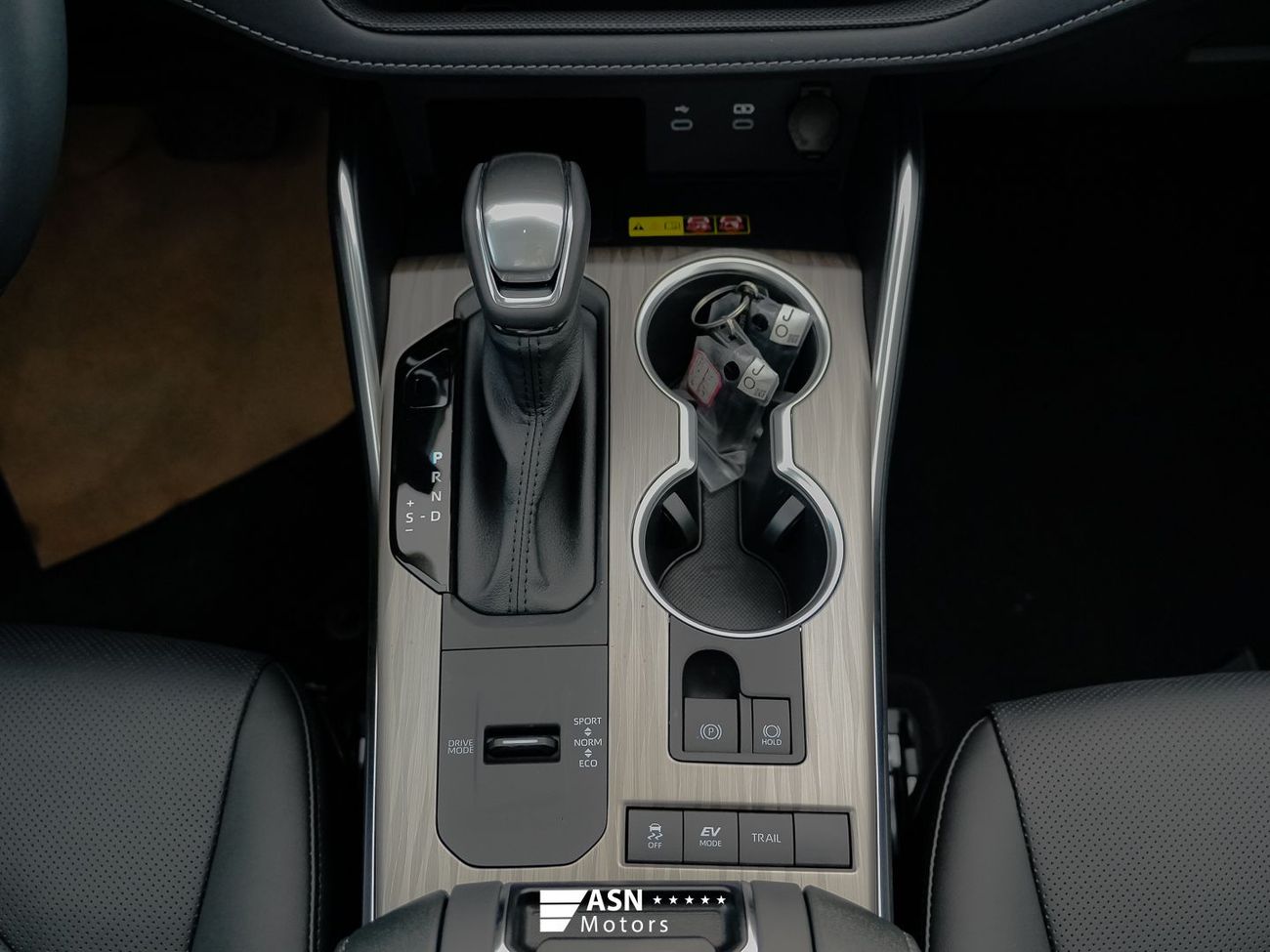 تويوتا هايلاندر 2.5L Hybrid AWD Extreme Edition 7 Seats 2025 (Export Price)