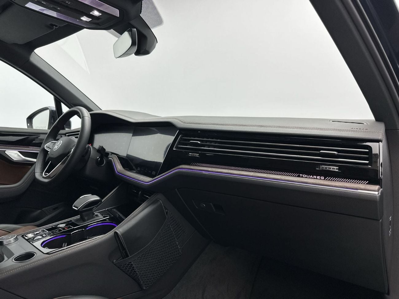 فولكس واجن طوارق 3.0T TL (340 HP) Touareg Elegance + Tirano (Ref#21179)