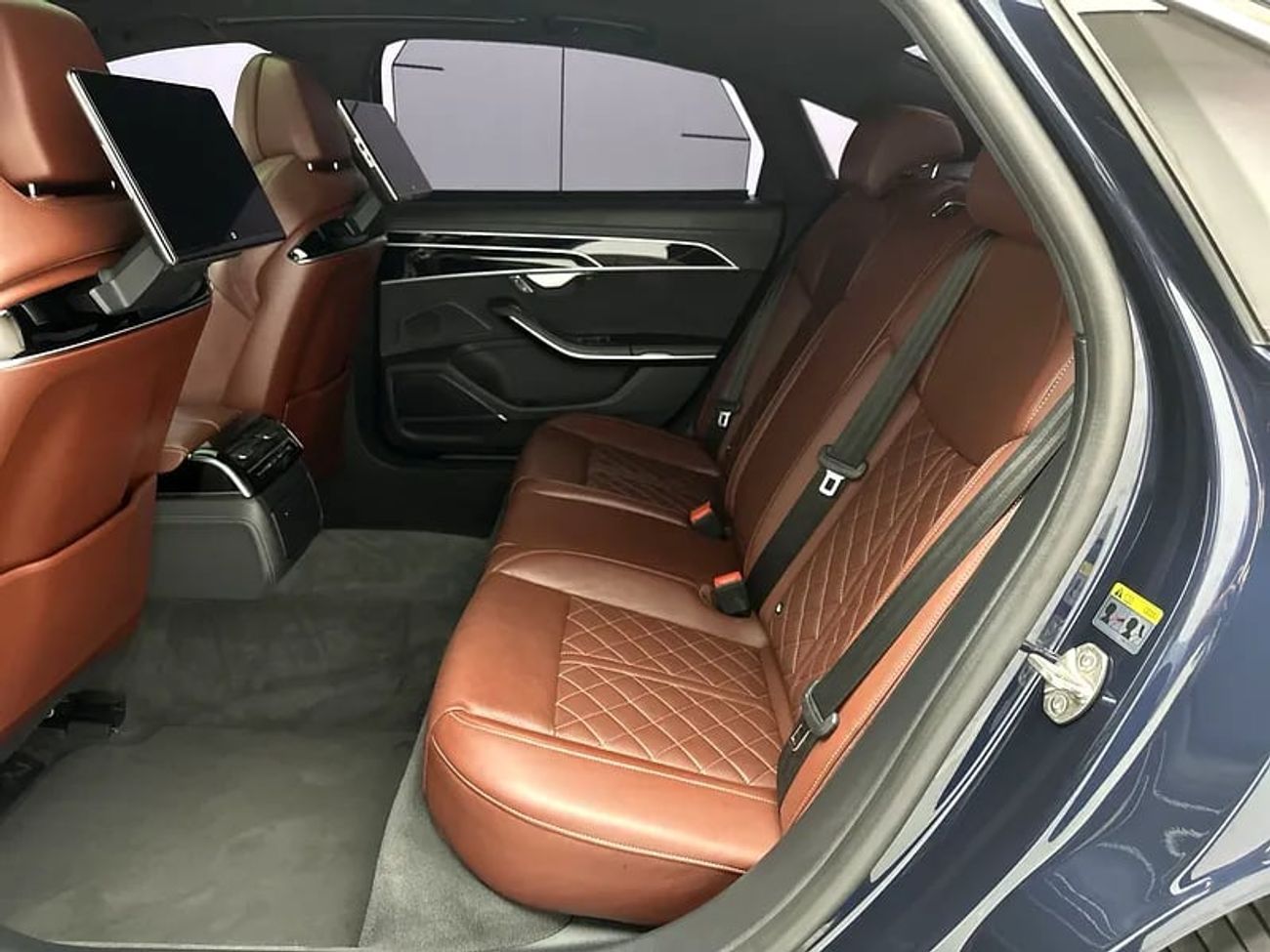 Audi A8 55 TFSI quat 340hp (Ref# 01317)