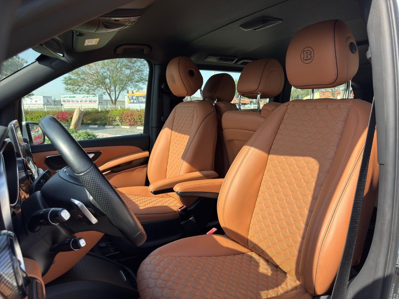 مرسيدس بنز فانيو 