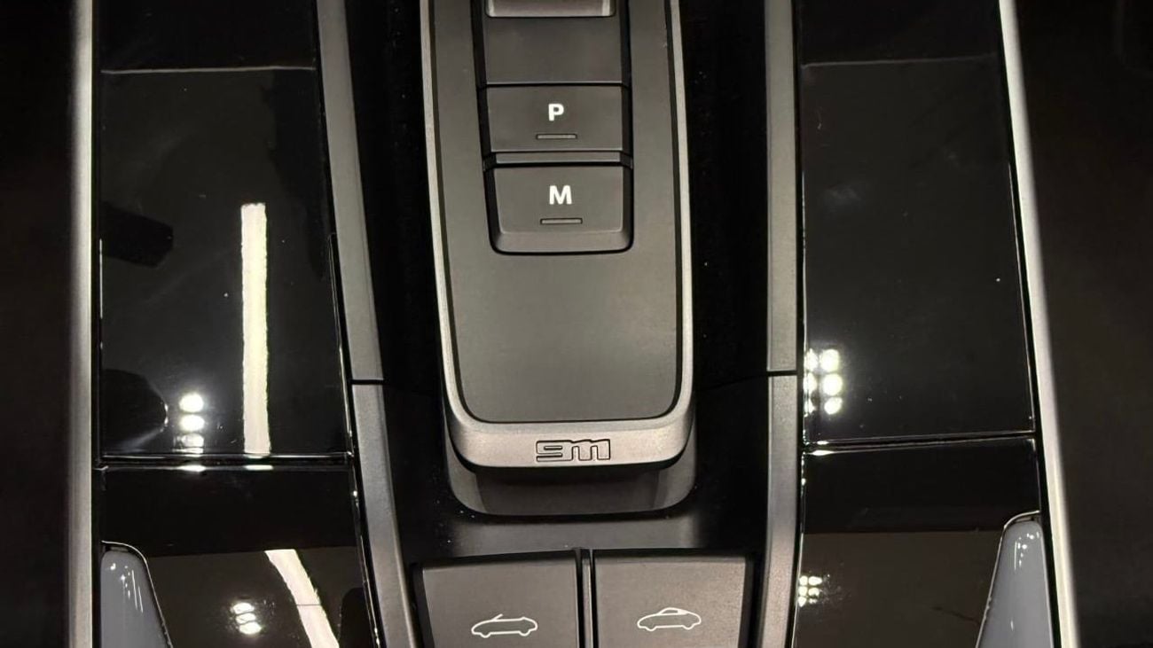 بورش 911 Turbo S 3.8L (640 HP) Convertible