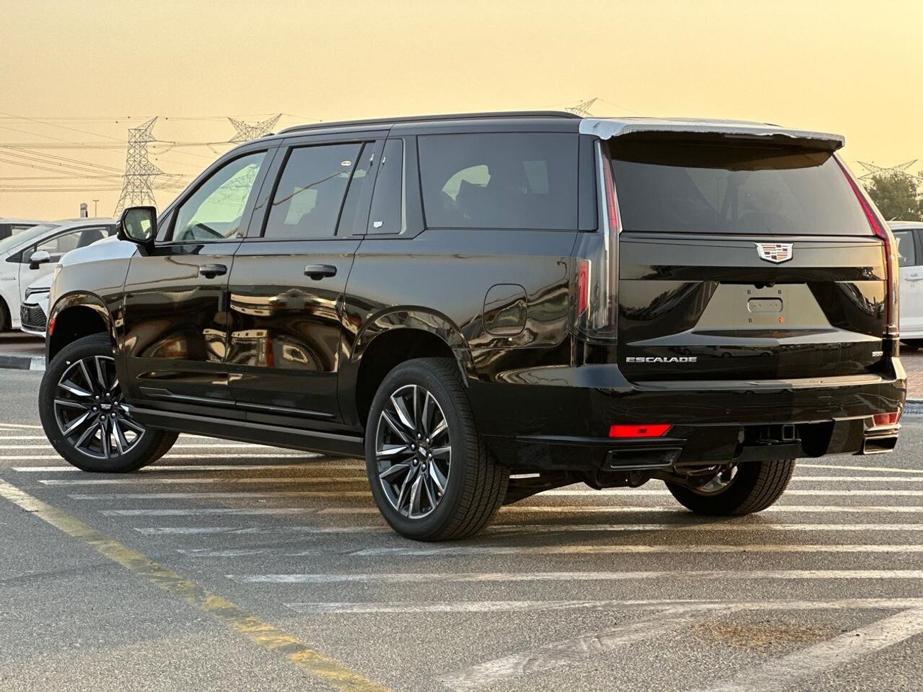 Cadillac Escalade ESV Sport Platinum VIP Seat, 4WD 6.2L, 2023, 0Km, (PRE-ORDER)