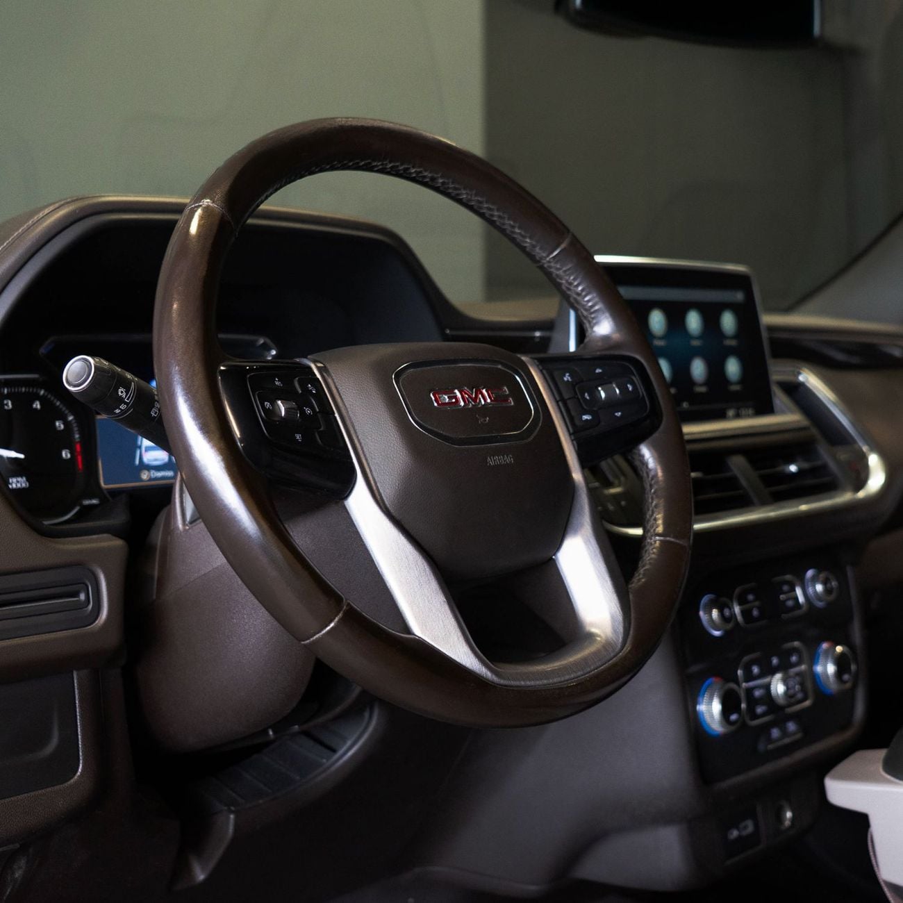 جي أم سي يوكون SLE 5.3L 4WD (9 Seater) AED 2,107 P.M • 0% Downpayment • GMC Yukon XL SLE • 1 Year Warranty