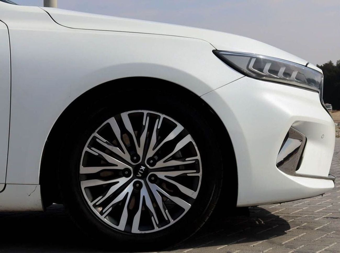 كيا كادنزا EX 3.3L KIA CADENZA V6, 2021 GCC accident-free in excellent condition 1367 P.M