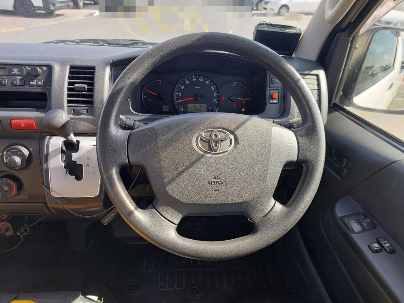 تويوتا هاياس TOYOTA HIACE VAN RHD 2015 MODEL 2.7L PETROL AUTOMATIC(PM55169)