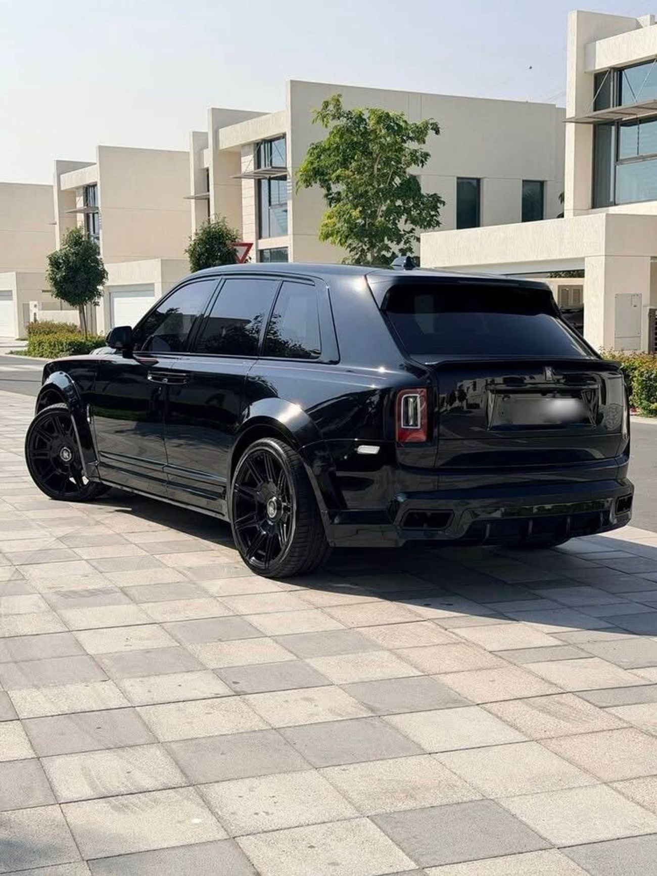 Rolls-Royce Cullinan 6.7L Twin-Turbo (563 HP) Black Badge
