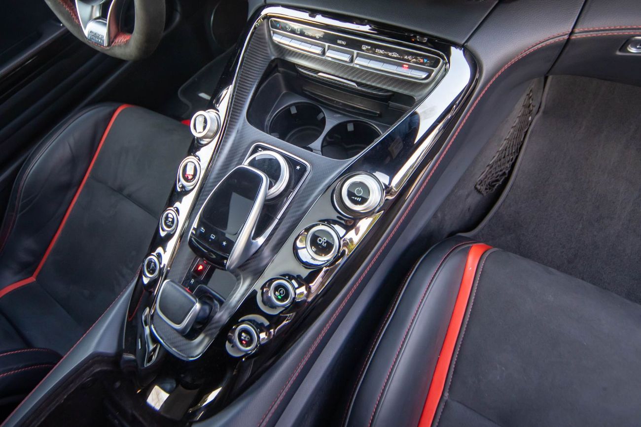 مرسيدس بنز AMG GT S Mercedes AMG GT S 2016 (GCC) in excellent condition, only 75,000 km. Powered by a 4.0L V8 Twin-Turbo