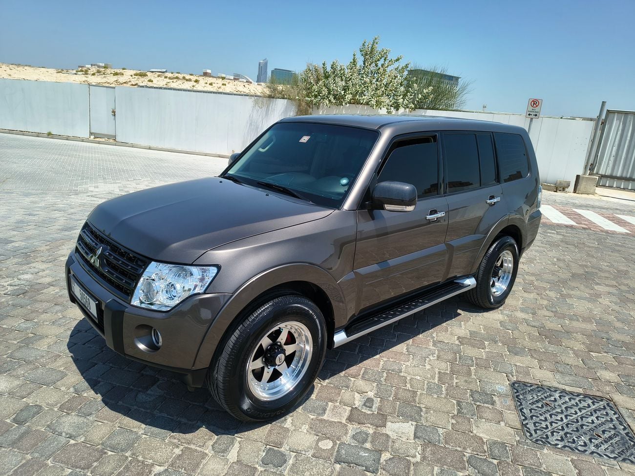 Mitsubishi Pajero GLS MIDLINE