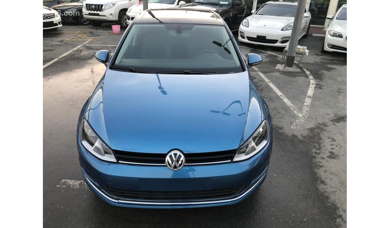 Volkswagen Golf Golf model 2016 car prefect condition full option low mileage one owner 2keys