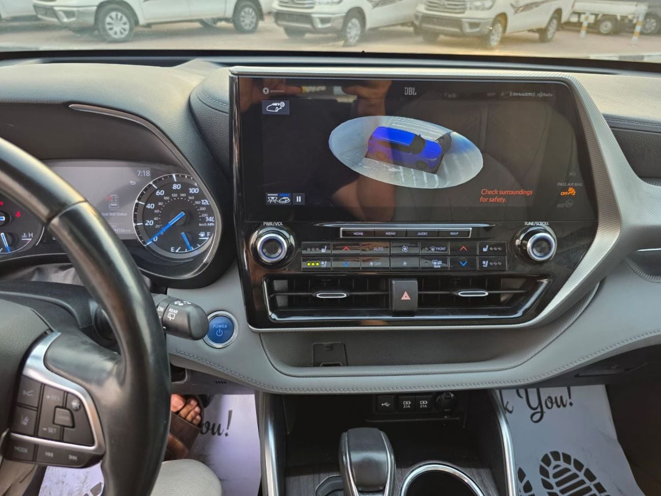 تويوتا هايلاندر Panoramic Roof , 360 camera and Parking sensors