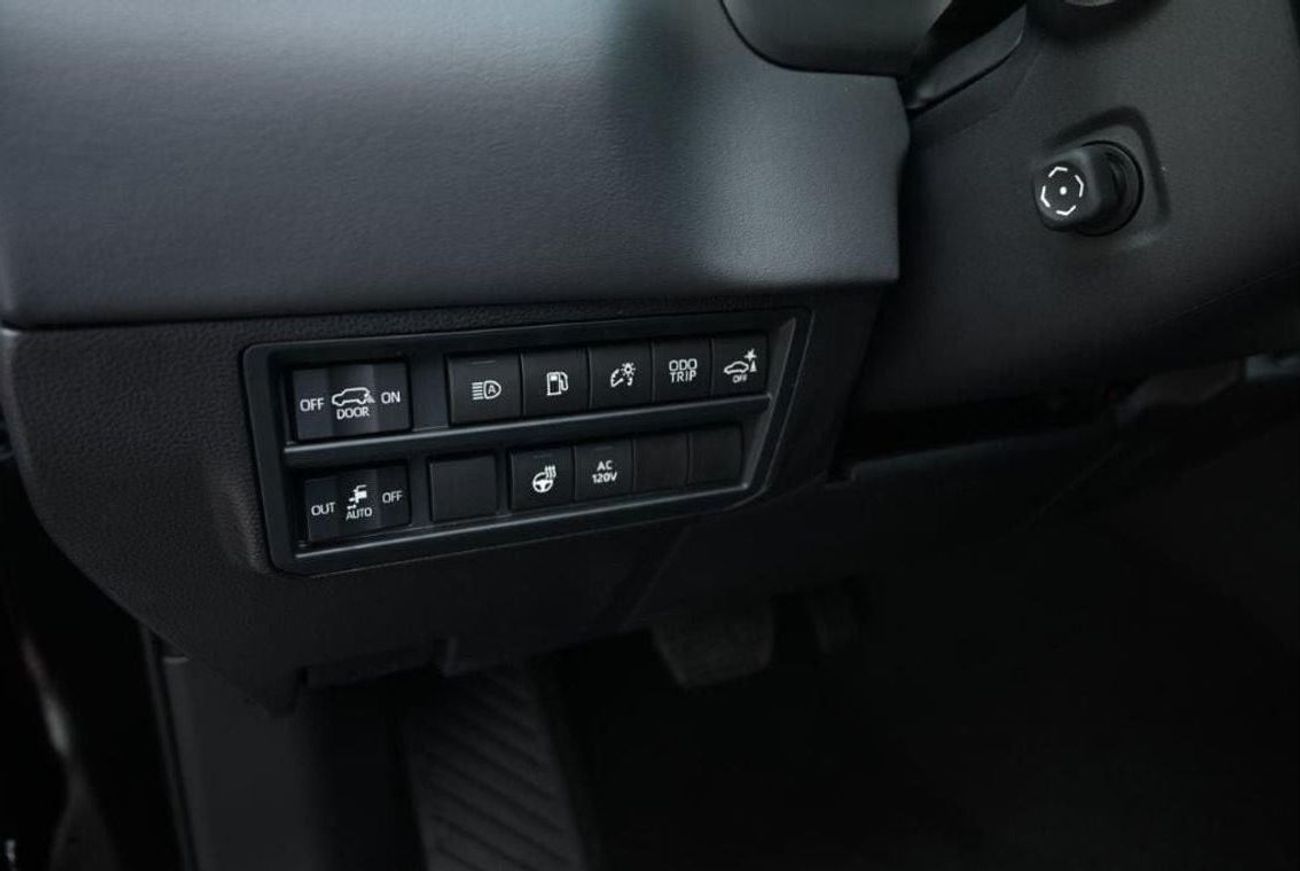 Toyota Sequoia PLATINUM I-FORCE HYBRID V6 3.5L 4WD 7-SEATER AUTOMATIC TRANSMISSION.