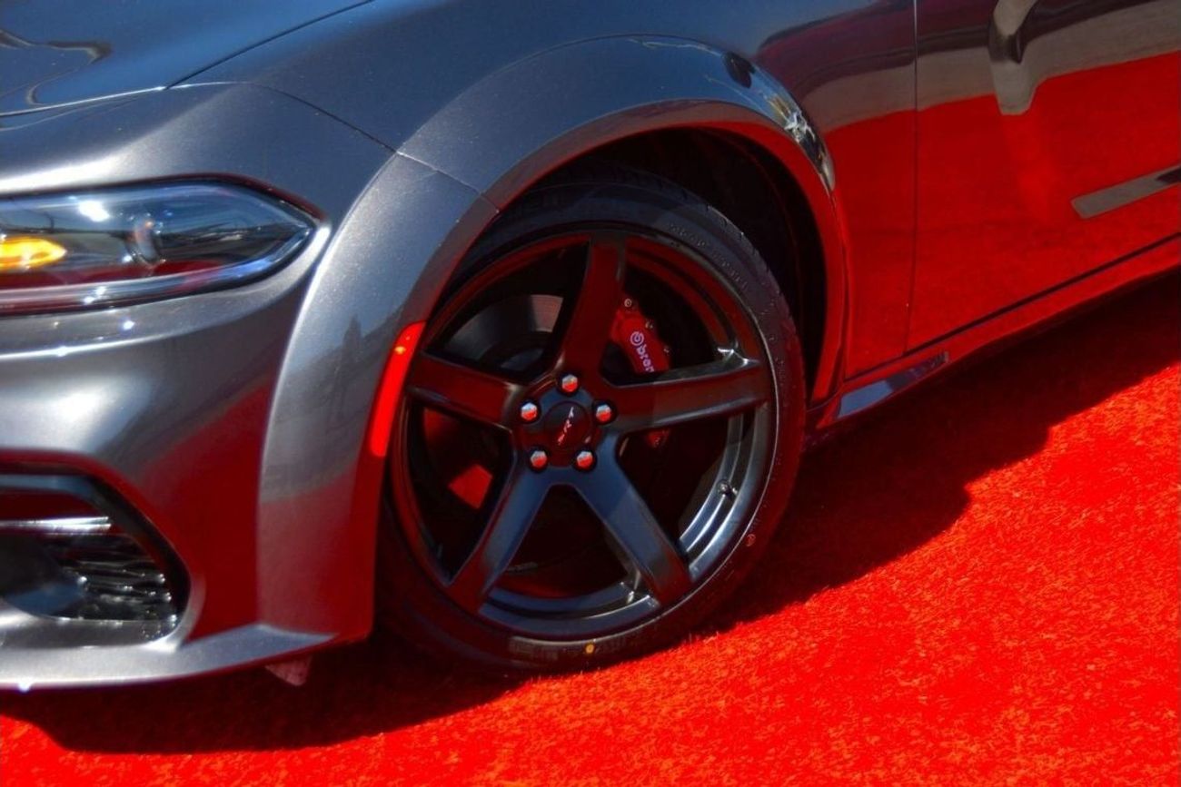 دودج تشارجر SXT Mid 3.6L SRT KIT & WIDR BODE // SUN ROOF //AIR BAGS // VERY GOOD CONDITION