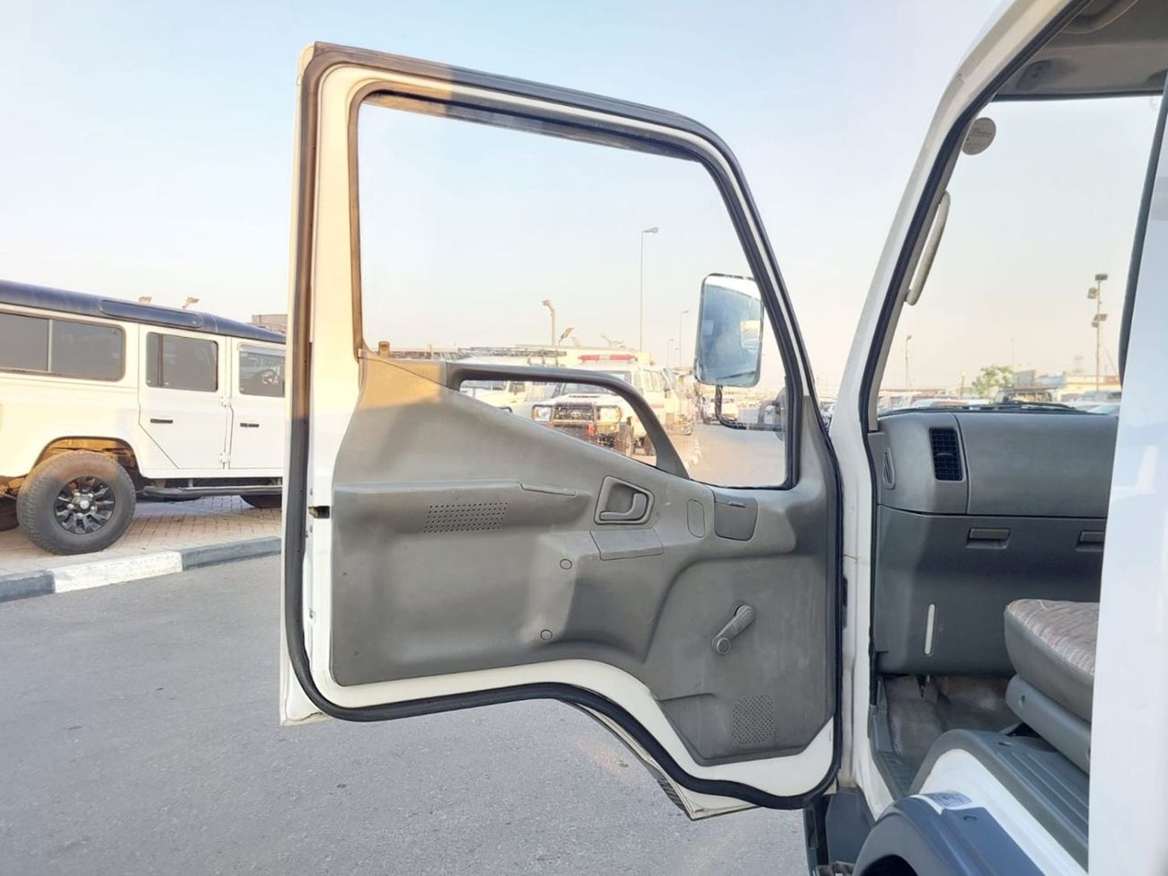 Mitsubishi Fuso Canter MITSUBISHI CANTER ALUMINIUM BODY TRUCK RHD 1994 MODEL 4.5 L DIESEL MANUAL(PM02115)