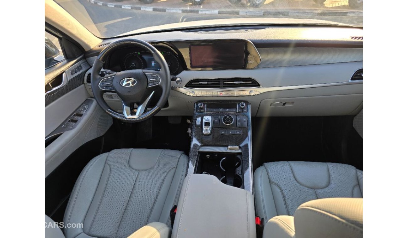 Hyundai Palisade 2022 Model full option sunroof , 4x4 and trunk automatic