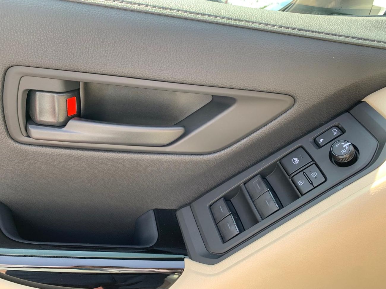 تويوتا لاند كروزر LAND CRUISER GXR 4.0L V6 PETROL GCC