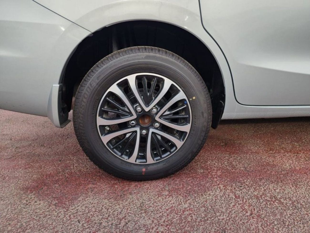 Suzuki Ertiga Suzuki ERTIGA 1.5L Petrol, SUV, FWD, 5Doors Color Silver Model 2024