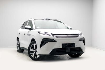 BYD Tang L Flagship- White Inside Black and Grey | Export Only