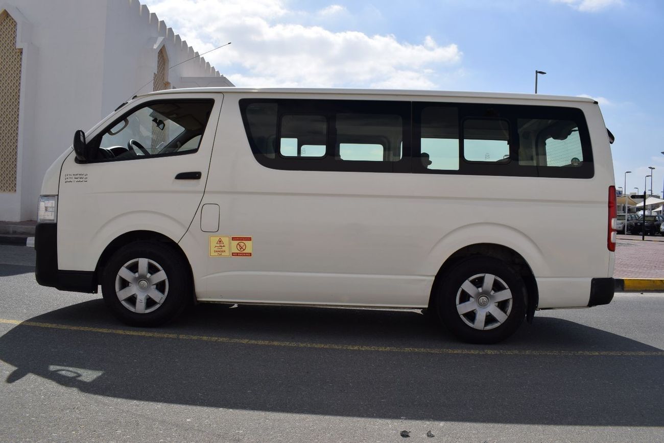 Toyota Hiace GL - Standard Roof Toyota Hiace 13 seater bus, model:2016. Excellent condition